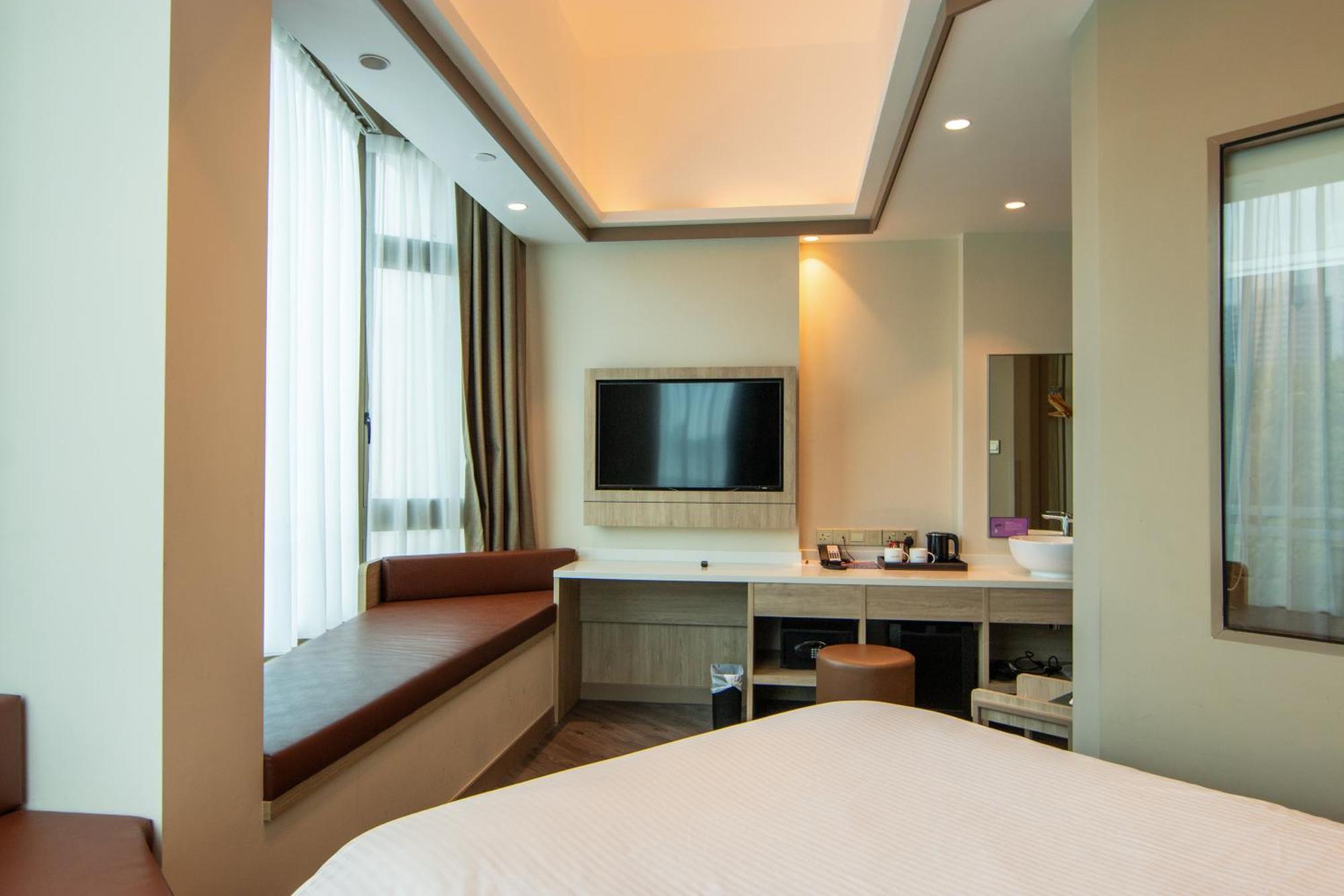Aqueen Prestige Hotel Jalan Besar Singapur Exterior foto